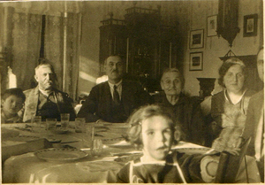 Jakub a Anna Ohrensteinovi s rodinou ve Zrui nad Szavou